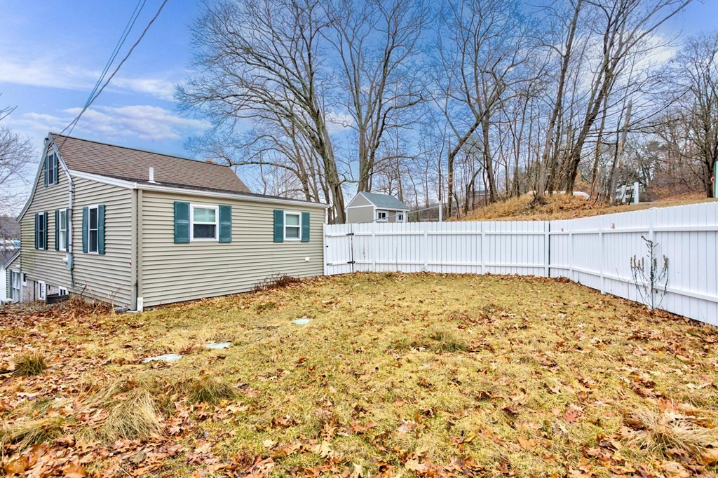 205 Walnut Road Wrentham, MA 02093 - Photo 11 of 32 Gallery Image 11