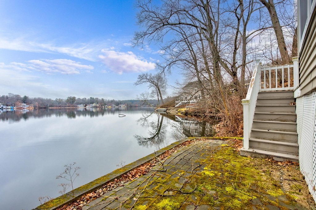 205 Walnut Road Wrentham, MA 02093 - Photo 9 of 32 Gallery Image 9
