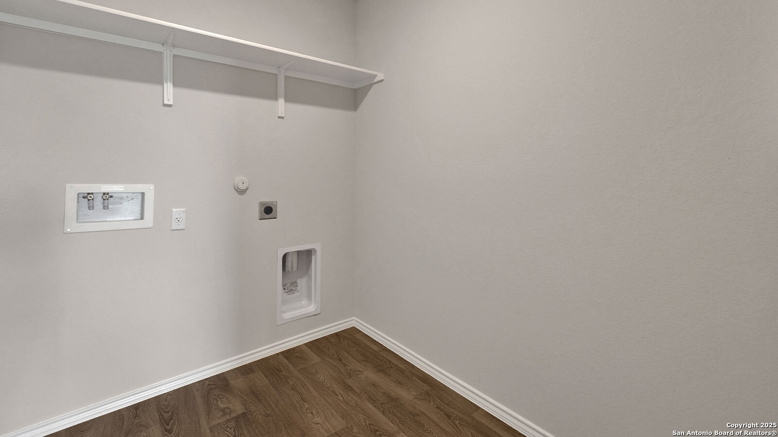 322 Hodges Street Maxwell, TX 78656 - Photo 27 of 34 a view of an empty room