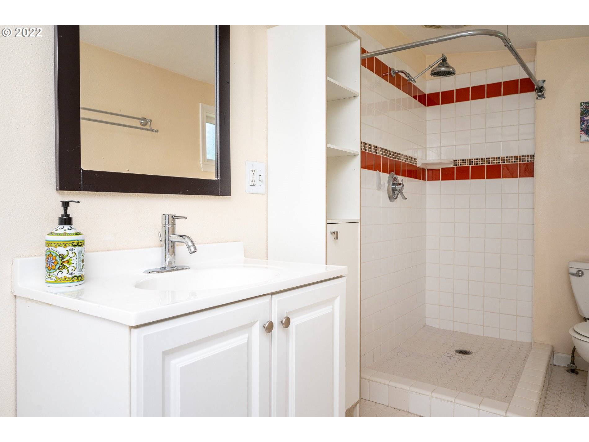 13808 Southeast Center Street Portland, OR 97236 - Photo 20 of 32 Bathroom