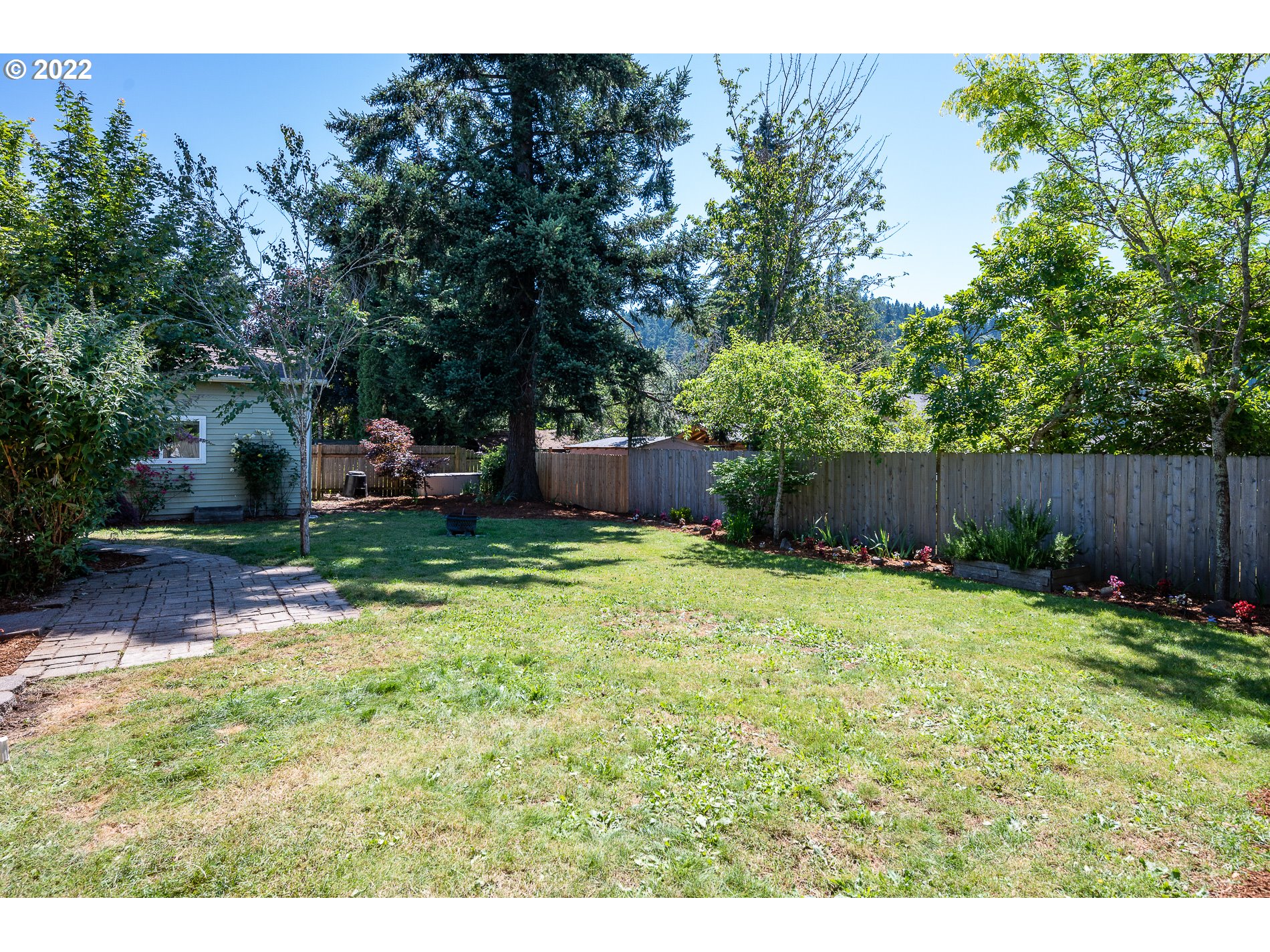 13808 Southeast Center Street Portland, OR 97236 - Photo 28 of 32 Backyard