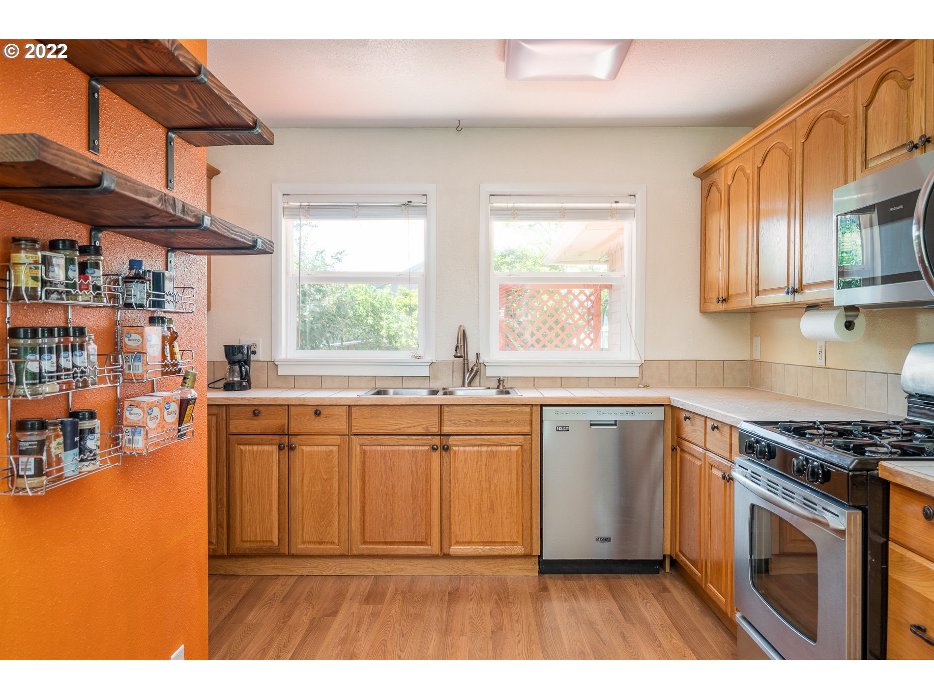 13808 Southeast Center Street Portland, OR 97236 - Photo 9 of 32 Kitchen