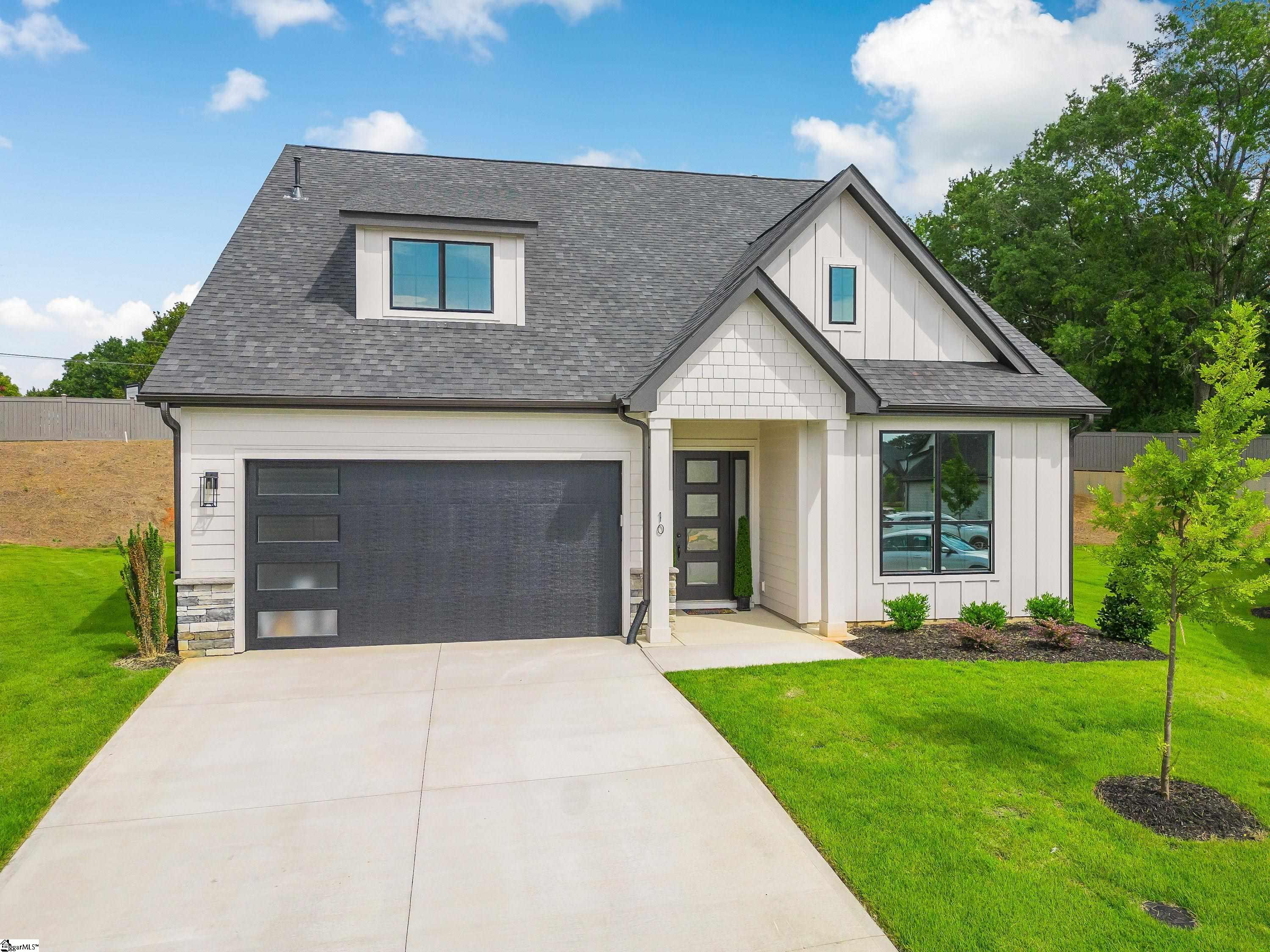 10 Justify Lane Mauldin, SC 29662 - Photo 1 of 24 Gallery Image 1