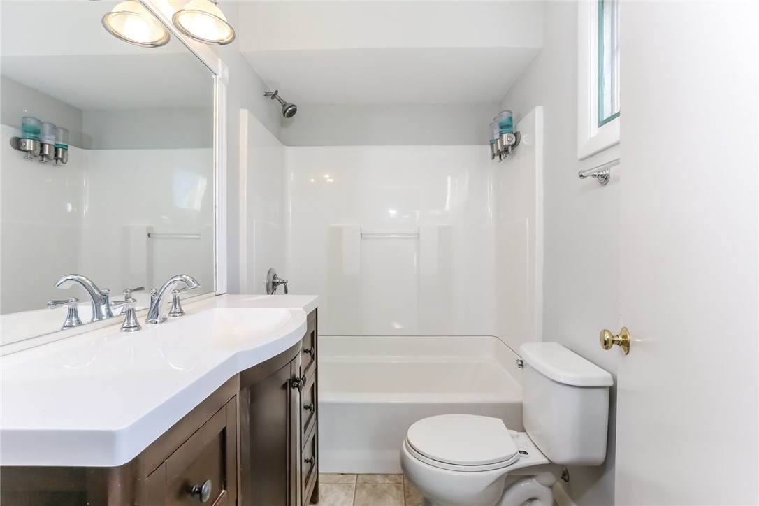 1239 Anthony Road Portsmouth, RI 02871 - Photo 16 of 27