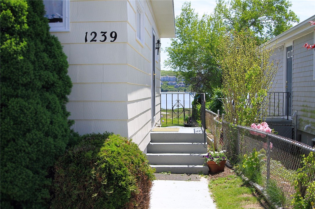 1239 Anthony Road Portsmouth, RI 02871 - Photo 18 of 27