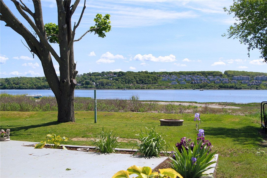 1239 Anthony Road Portsmouth, RI 02871 - Photo 2 of 27