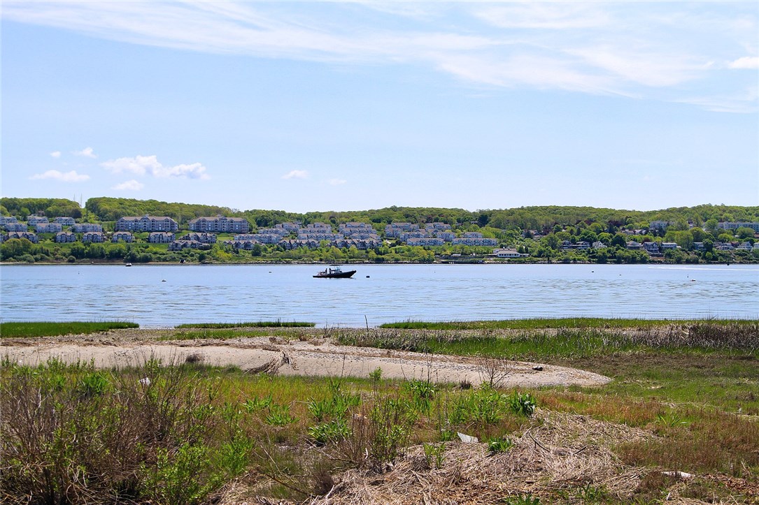 1239 Anthony Road Portsmouth, RI 02871 - Photo 4 of 27