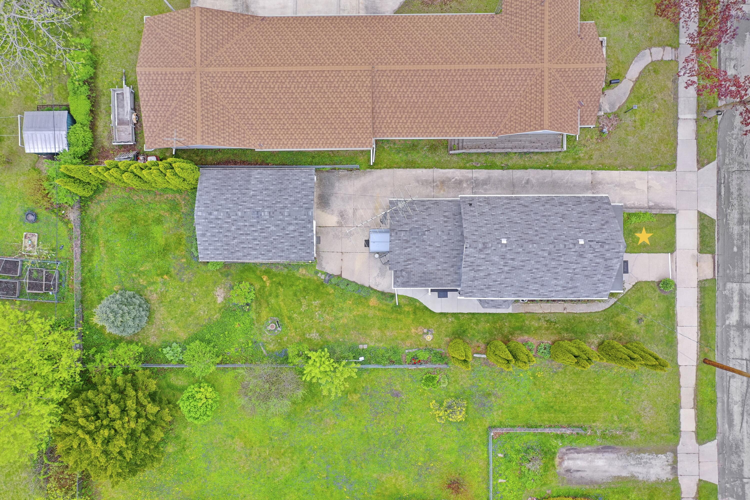 1015 Green Street Manitowoc, WI 54220 - Photo 40 of 46 Birdseye View