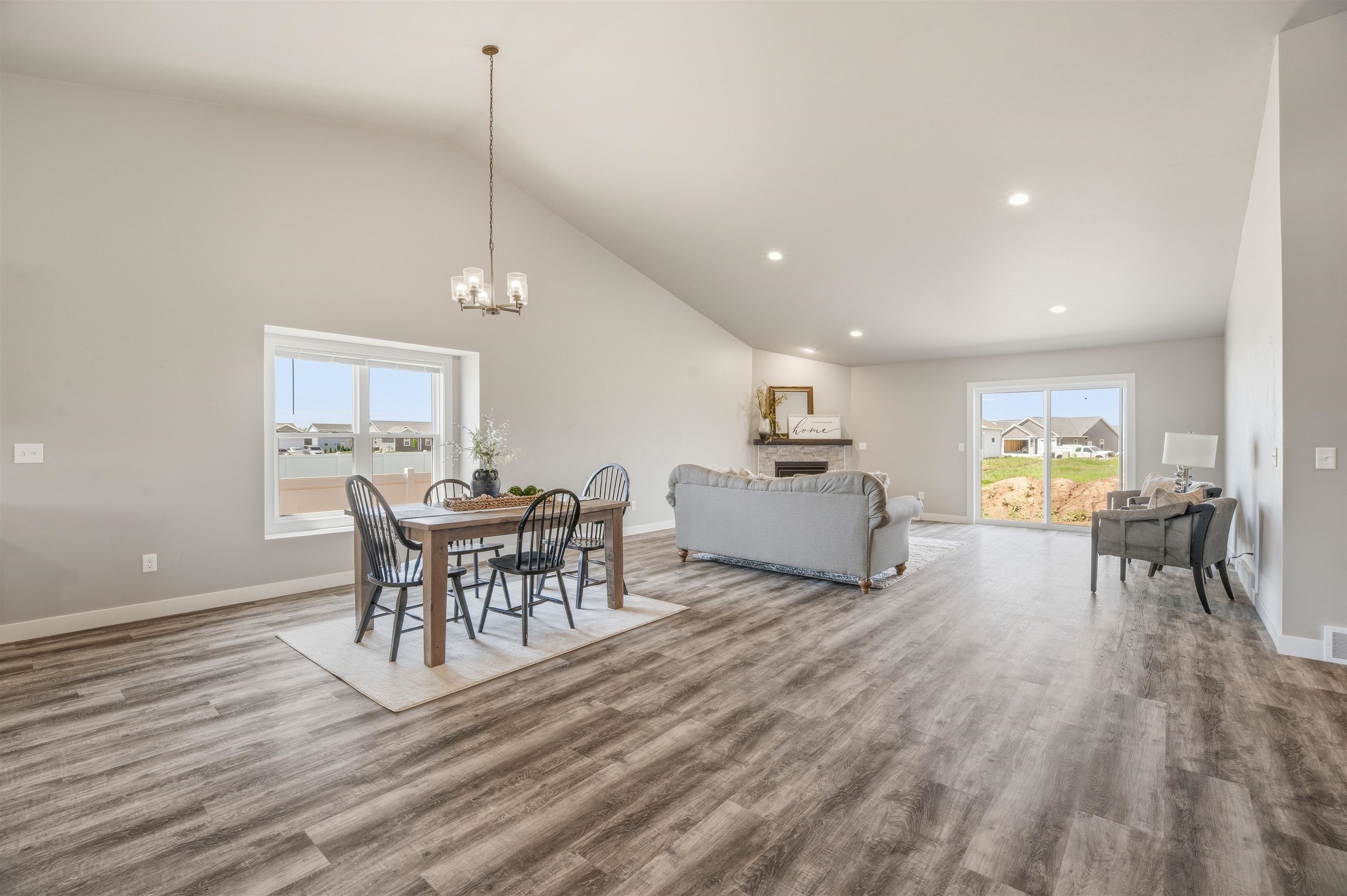 5749 Sequoia Drive Appleton, WI 54913 - Photo 5 of 35