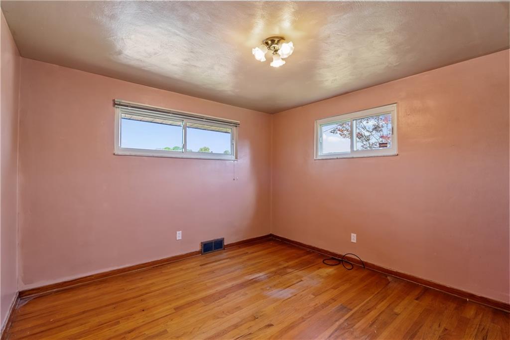 5345 Ranchview Drive Pittsburgh, PA 15236 - Photo 15 of 25 Gallery Image 15