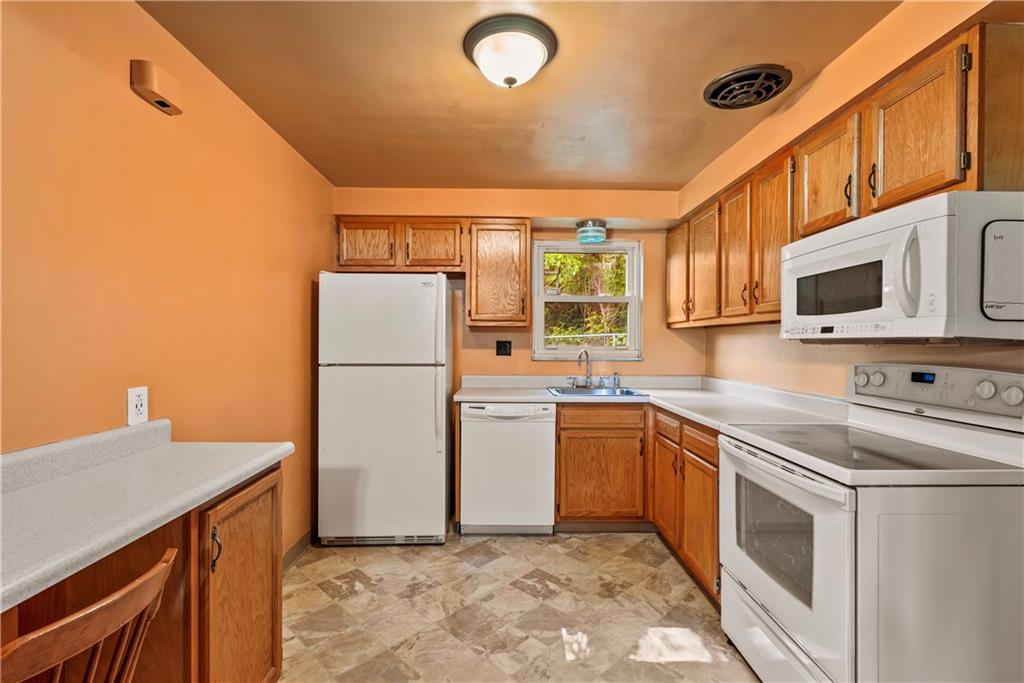 5345 Ranchview Drive Pittsburgh, PA 15236 - Photo 7 of 25 Gallery Image 7