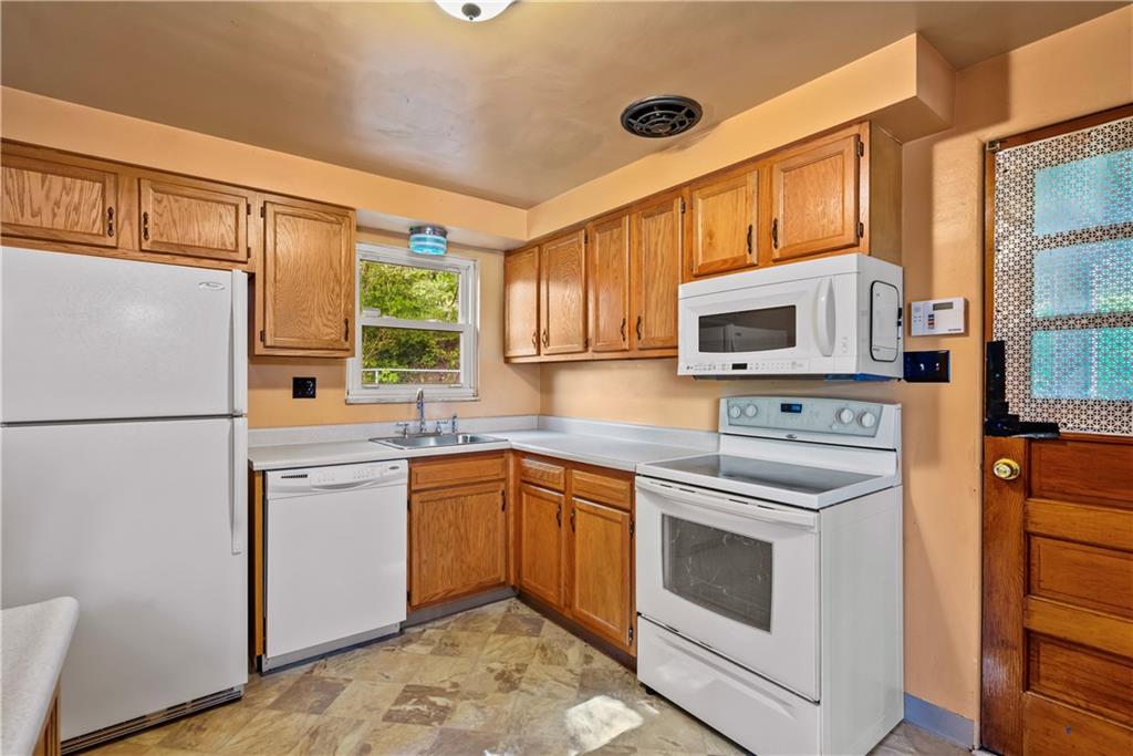 5345 Ranchview Drive Pittsburgh, PA 15236 - Photo 8 of 25 Gallery Image 8