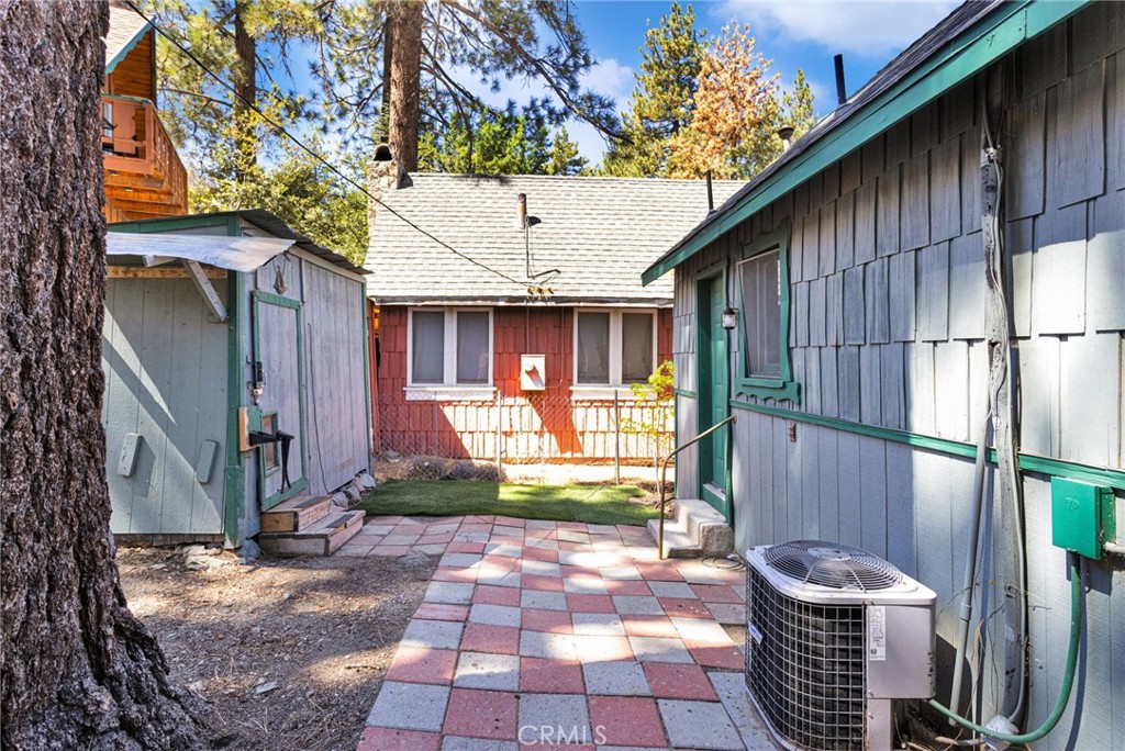 1038 Robin Road Wrightwood, CA 92397 - Photo 29 of 39 Gallery Image 29