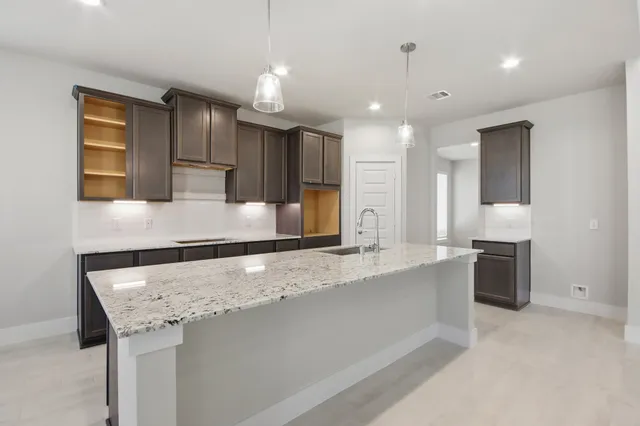 $476,990 | 3211 Hawthorne Drive, Conroe, TX 77301