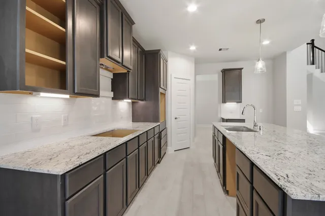 $476,990 | 3211 Hawthorne Drive, Conroe, TX 77301