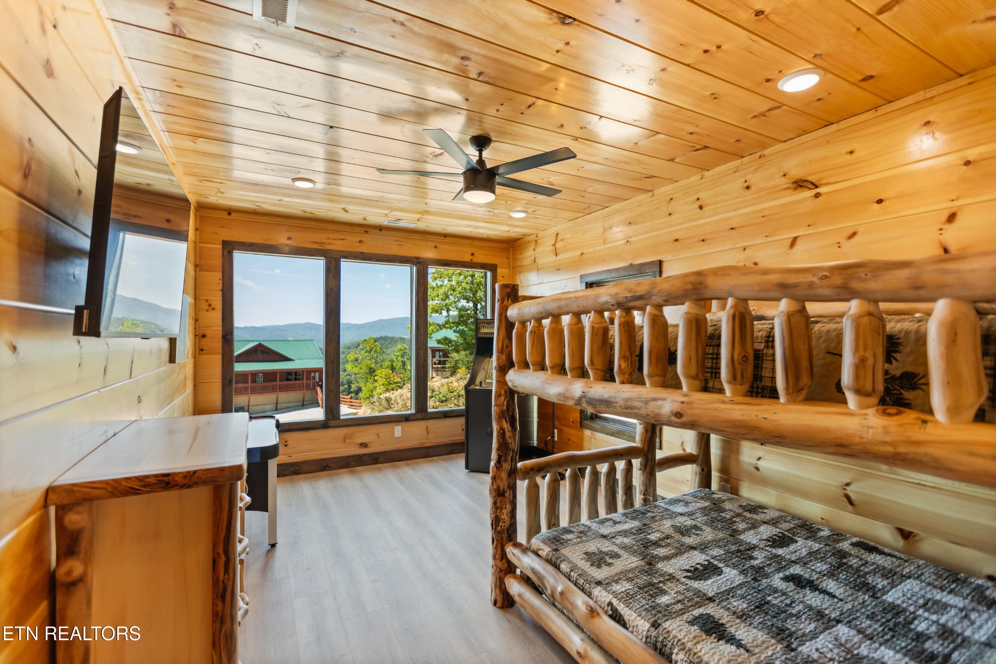 2412 Mountain Ridge Way Sevierville, TN 37862 - Photo 32 of 52 Gallery Image 32