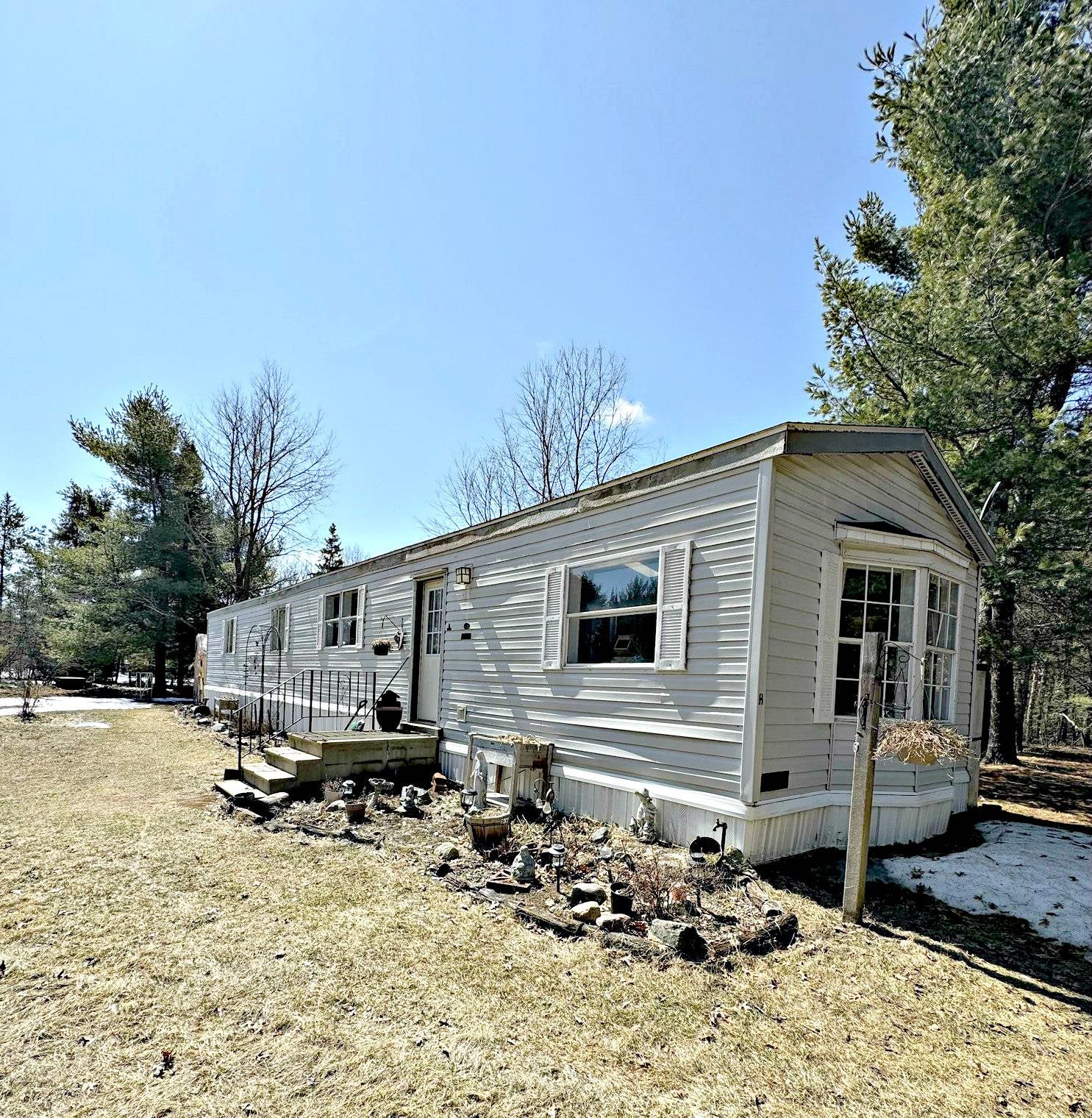 N16923 Peterson Road Pembine, WI 54156 - Photo 2 of 33