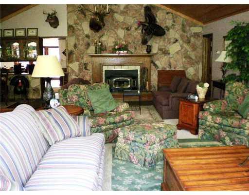 13465 North Wayland Road Meadville, PA 16335 - Photo 7 of 16 Great Room.