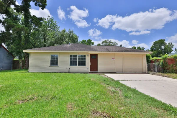$1,397 | 9026 Lake Forest Boulevard, Houston, TX 77078