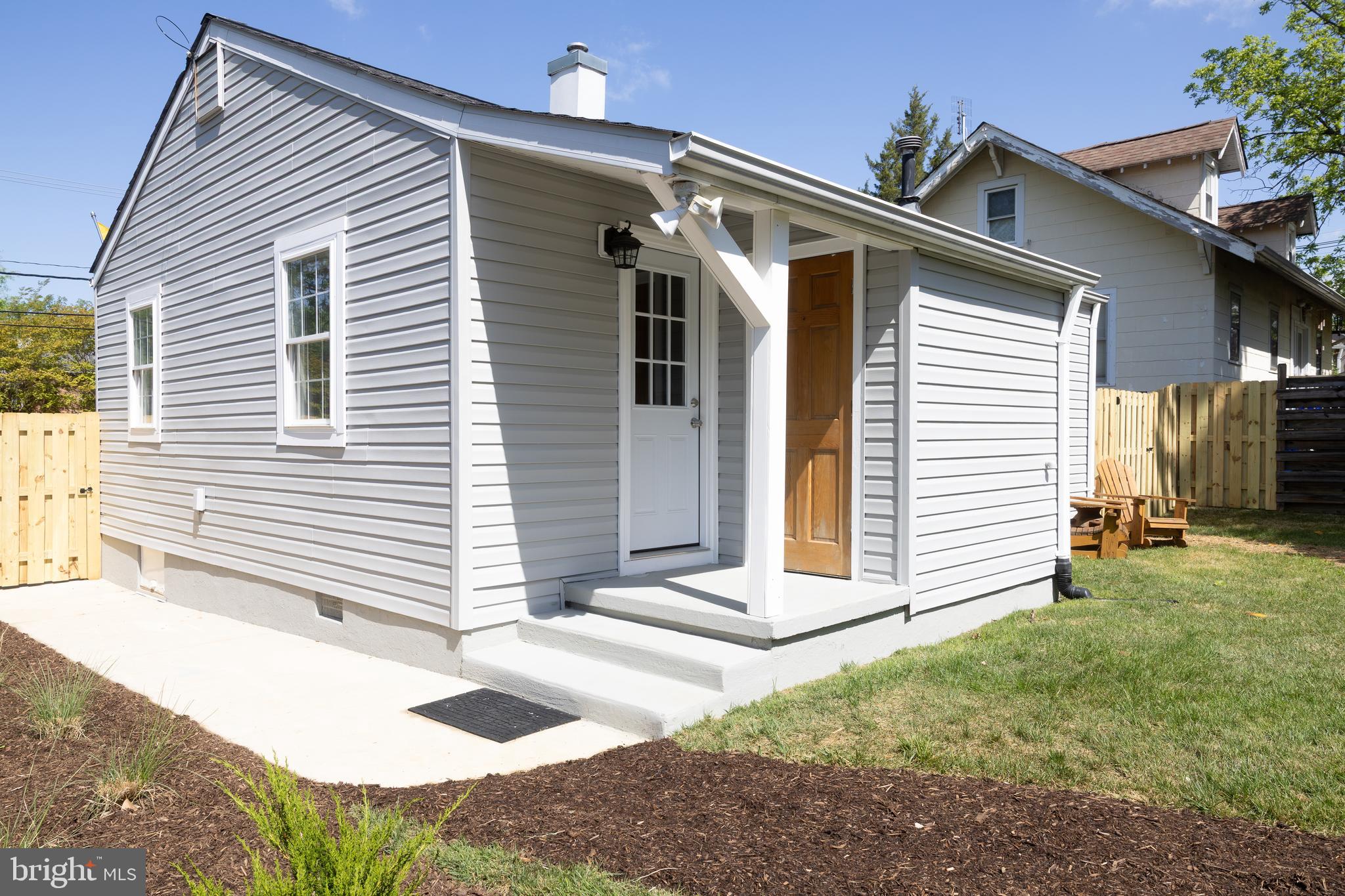 1303 Bay Ridge Avenue Annapolis, MD 21403 - Photo 3 of 29 Rear Exterior