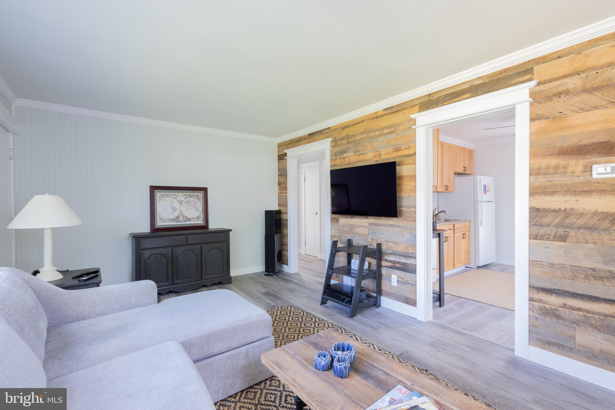 1303 Bay Ridge Avenue Annapolis, MD 21403 - Photo 10 of 29 Wainscoting walls
