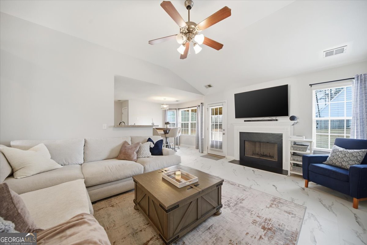 1201 Pendley Point Hampton, GA 30228 - Photo 5 of 20