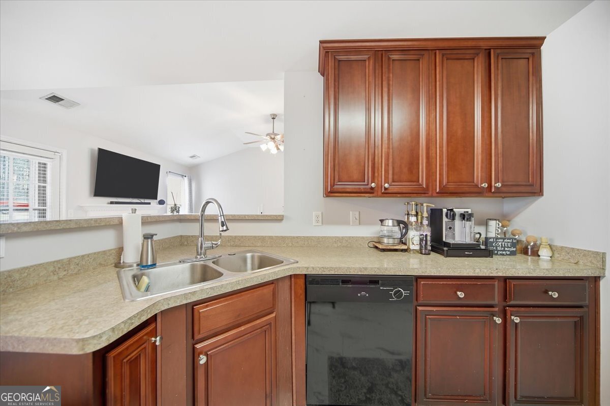 1201 Pendley Point Hampton, GA 30228 - Photo 9 of 20