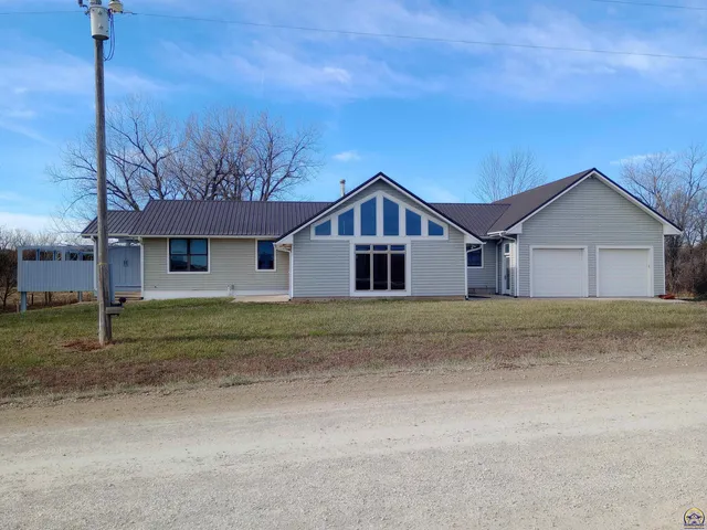 $350,000 | 13869 S Road, Mayetta, KS 66509