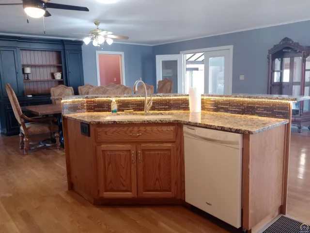 $330,000 | 13869 S Road, Mayetta, KS 66509