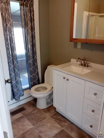 $350,000 | 13869 S Road, Mayetta, KS 66509