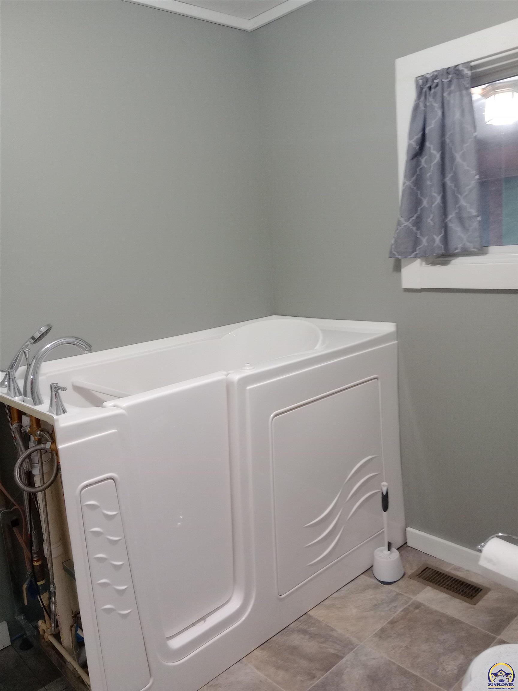 13869 S Road Mayetta, KS 66509 - Photo 20 of 37