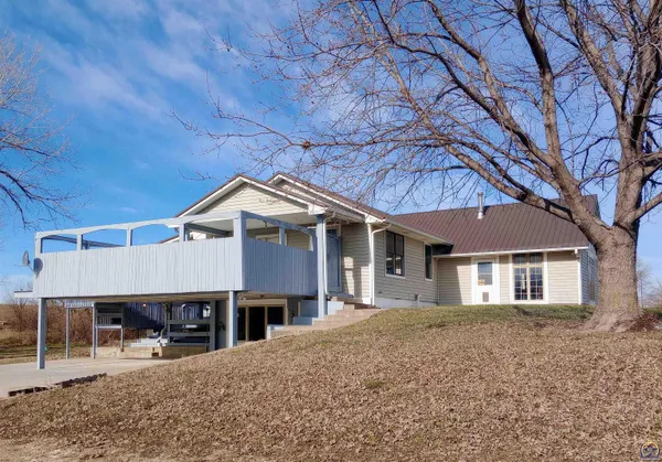 $330,000 | 13869 S Road, Mayetta, KS 66509