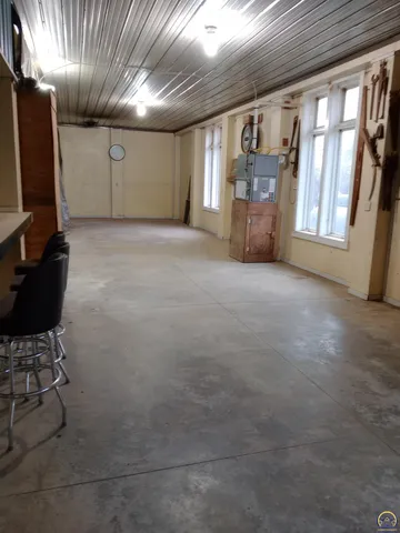 $330,000 | 13869 S Road, Mayetta, KS 66509