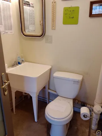 $330,000 | 13869 S Road, Mayetta, KS 66509