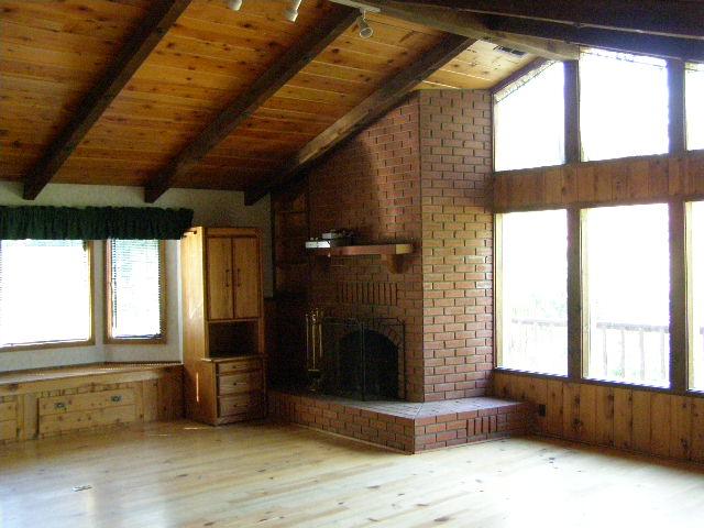 13900 Oak Run Road Oak Run, CA 96069 - Photo 7 of 15 INTERIOR