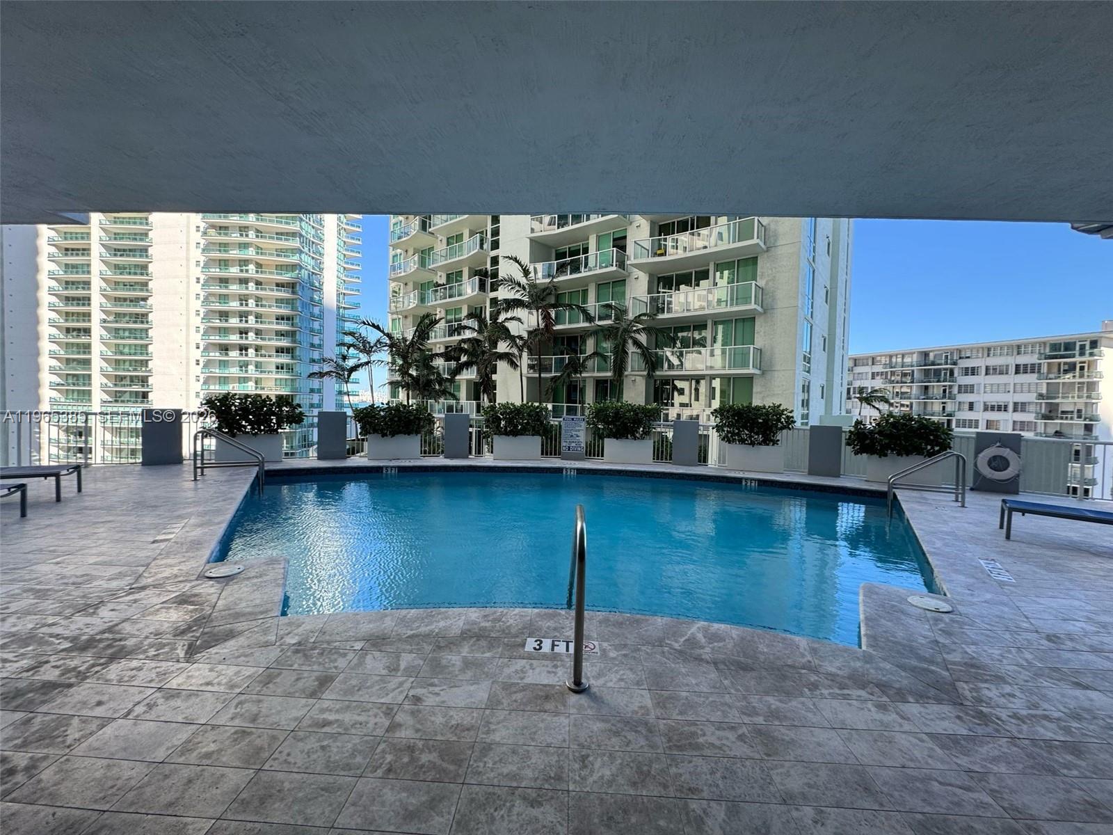 170 Southeast 14th Street, Unit 1108 Miami, FL 33131 - Photo 25 of 32