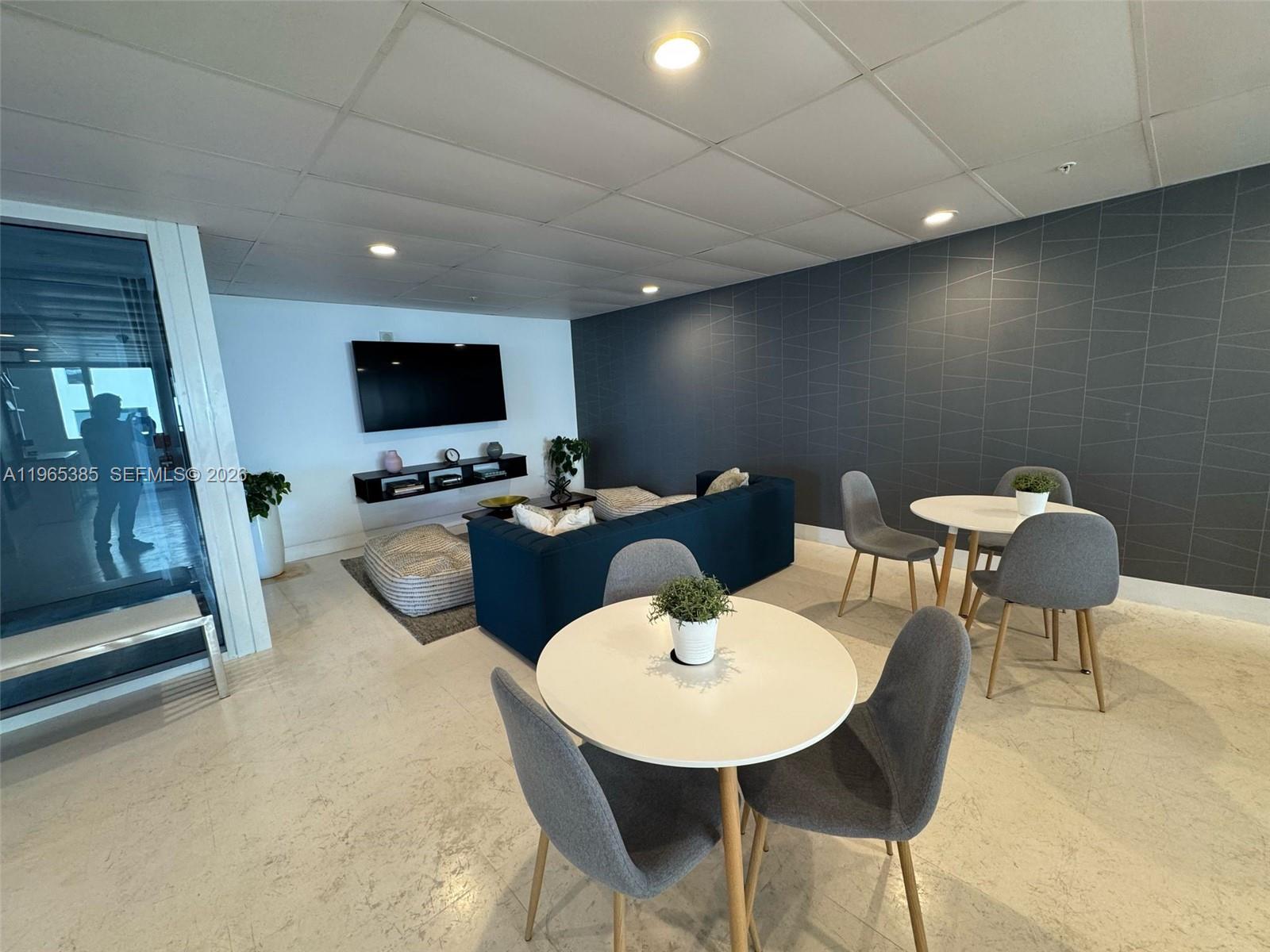 170 Southeast 14th Street, Unit 1108 Miami, FL 33131 - Photo 26 of 32