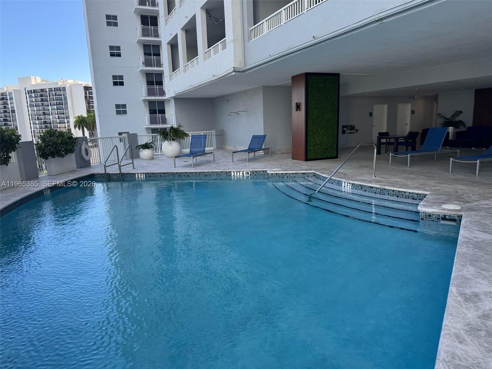 170 Southeast 14th Street, Unit 1108 Miami, FL 33131 - Photo 29 of 32