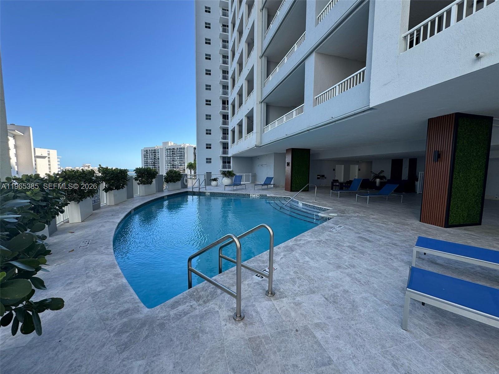 170 Southeast 14th Street, Unit 1108 Miami, FL 33131 - Photo 30 of 32
