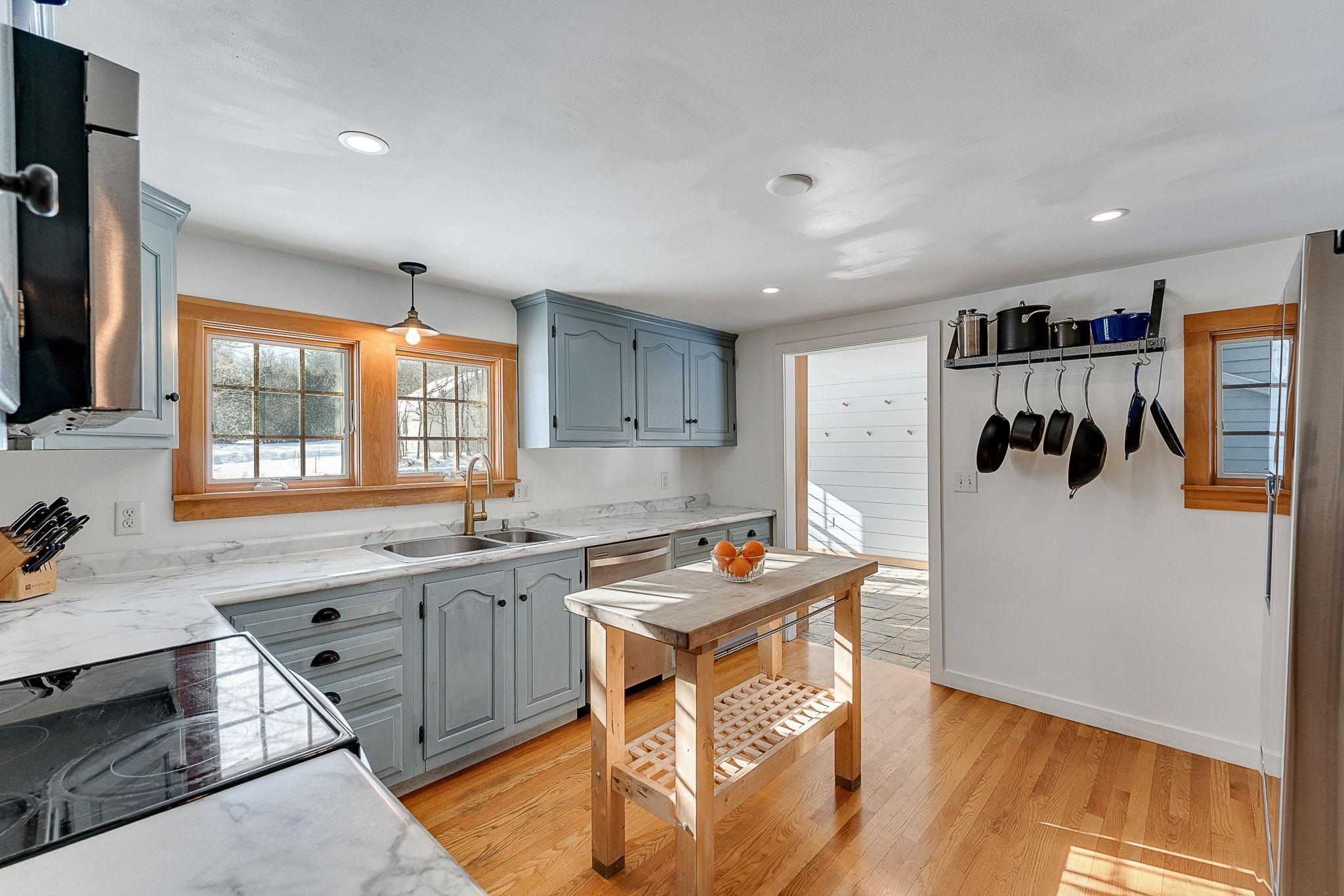 730 Falls Road Shelburne, VT 05482 - Photo 12 of 56