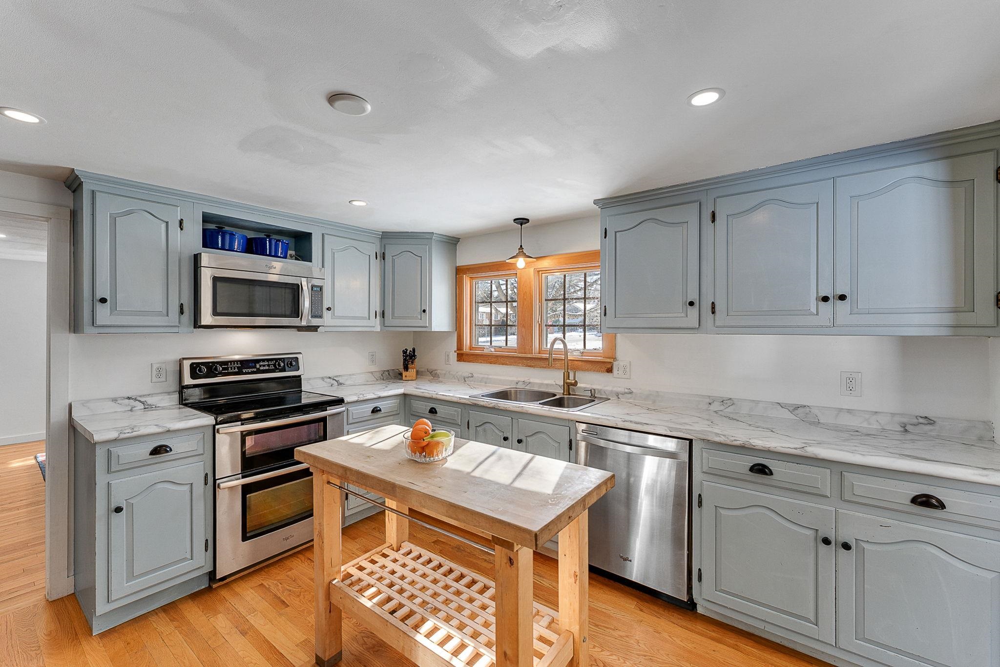 730 Falls Road Shelburne, VT 05482 - Photo 14 of 56