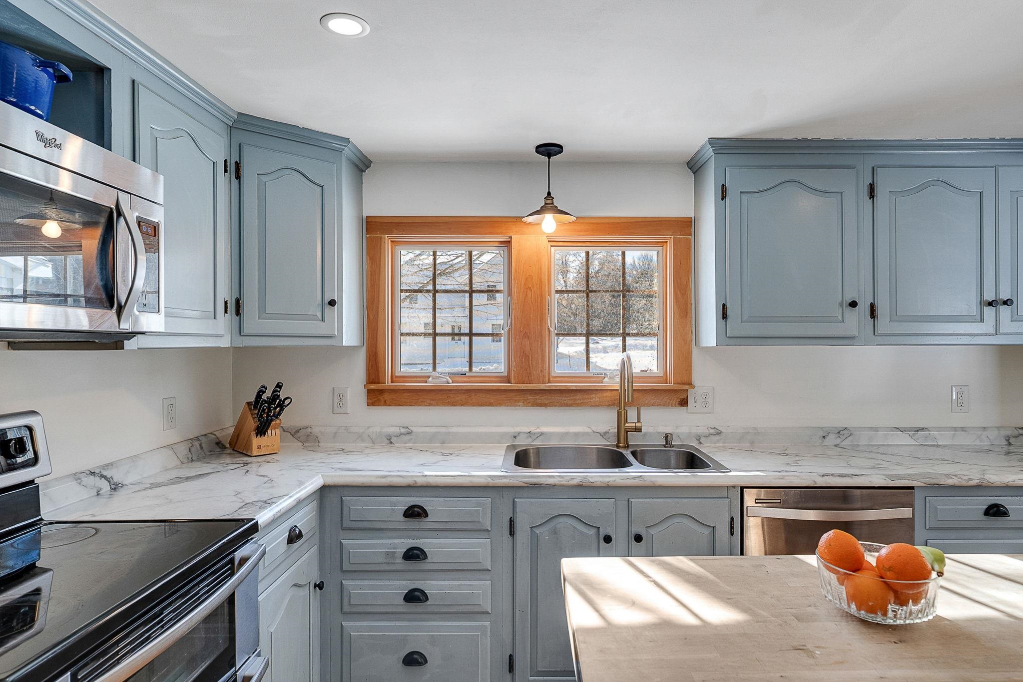 730 Falls Road Shelburne, VT 05482 - Photo 15 of 56