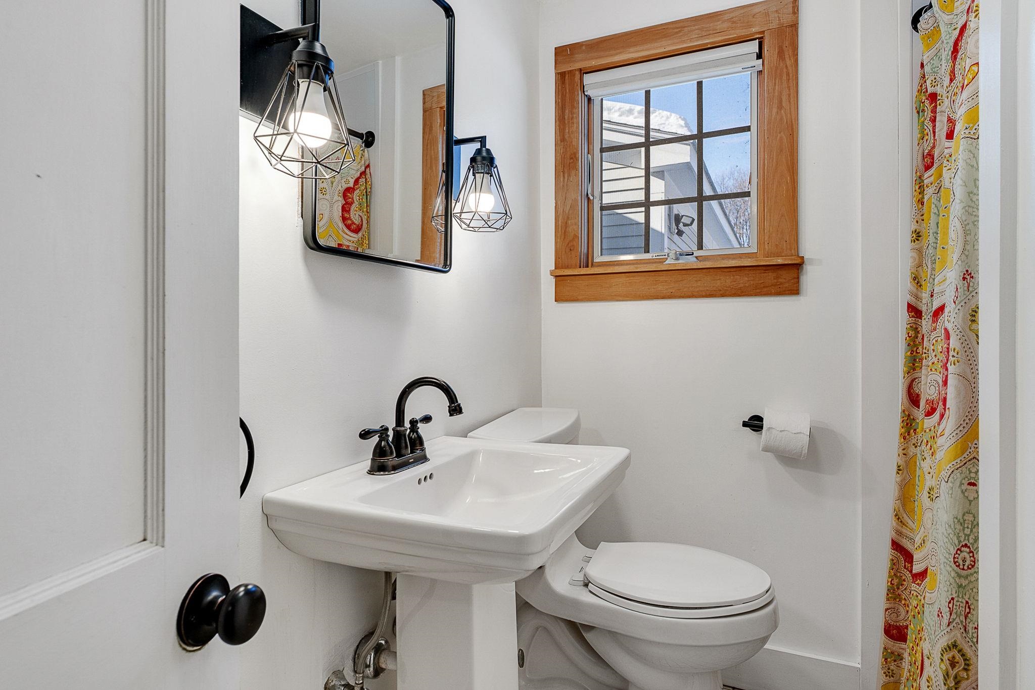 730 Falls Road Shelburne, VT 05482 - Photo 18 of 56