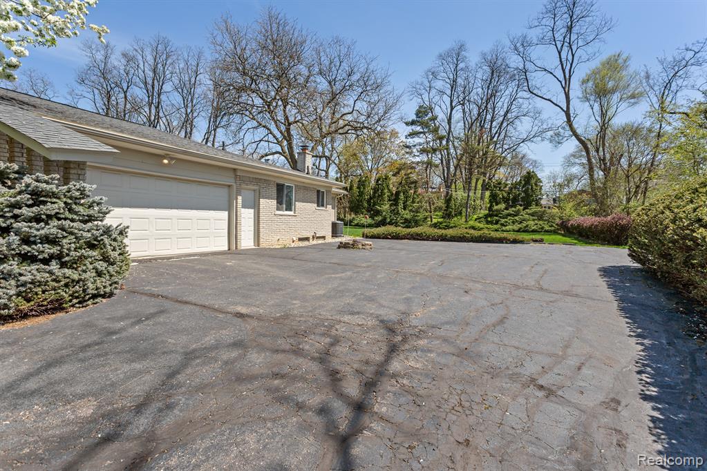 25826 Farmington Road Farmington Hills, MI 48336 - Photo 42 of 43