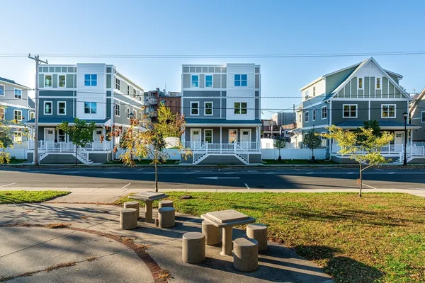 a view of an house with swimming pool