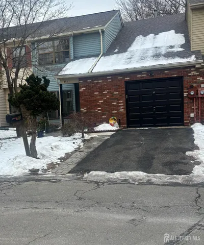 $680,000 | 35 Walton Court, East Brunswick, NJ 08816