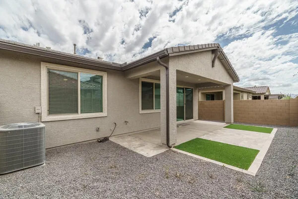 $1,800 | 24870 North 171st Lane, Surprise, AZ 85387