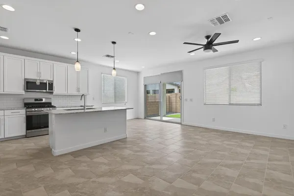 $1,800 | 24870 North 171st Lane, Surprise, AZ 85387