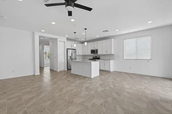 $1,800 | 24870 North 171st Lane, Surprise, AZ 85387