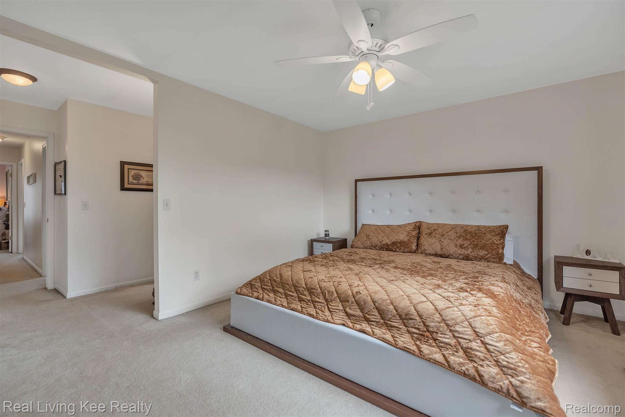 1175 Greenleaf Drive Rochester, MI 48309 - Photo 27 of 47 33-1175 Greenleaf Dr-WindowStill-Real-Estate-Photography-33.jpg